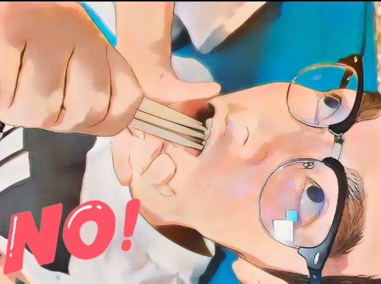 塞毛巾,塞筷子,塞任何东西并没有掐人中这个方法在癫痫急救指南中特别