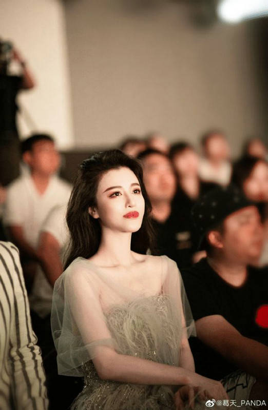 身姿|葛天出席时尚活动，“女神级”颜值惊艳全场