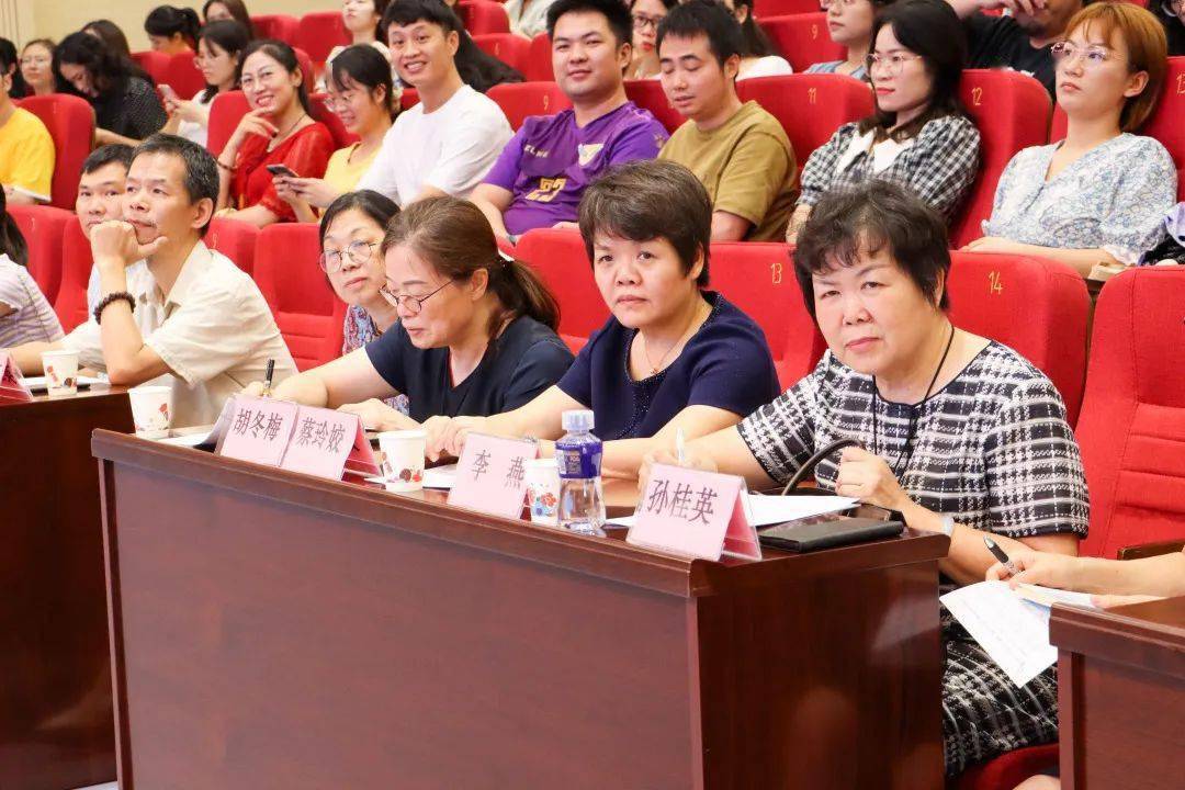 颂华诞感党恩练内功展风采记柳州铁一中学初中部柳州崇远中学2020级