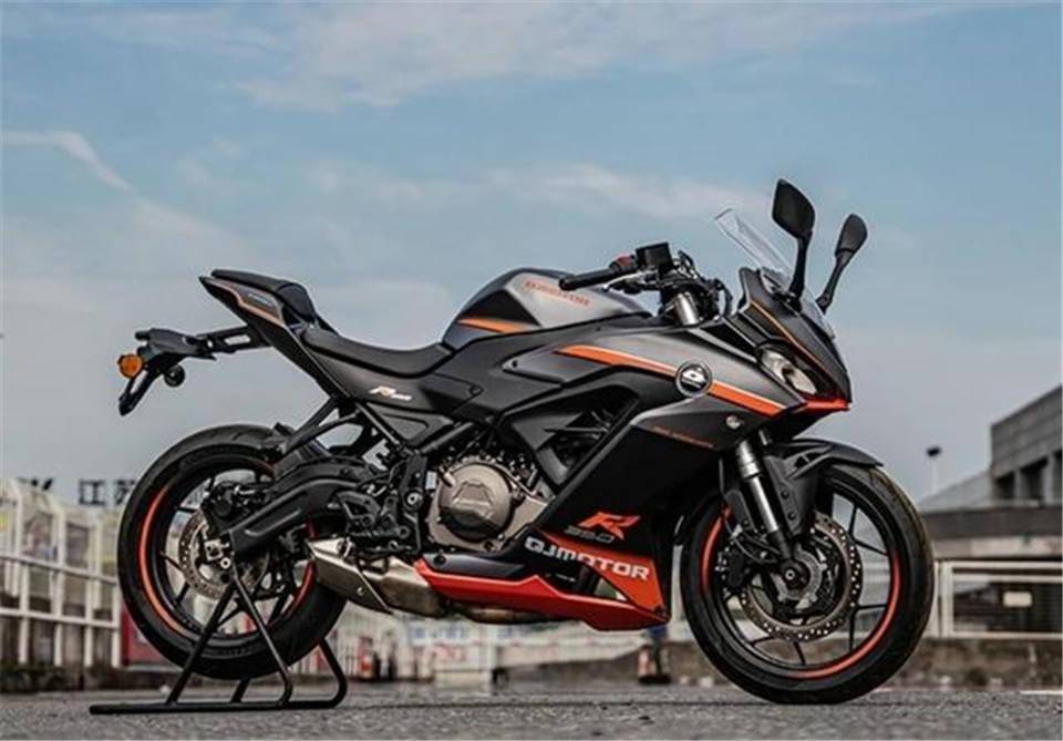 钱江qjmotor早在此前的北京摩展上亮相了旗下全新赛350,而就在近日的