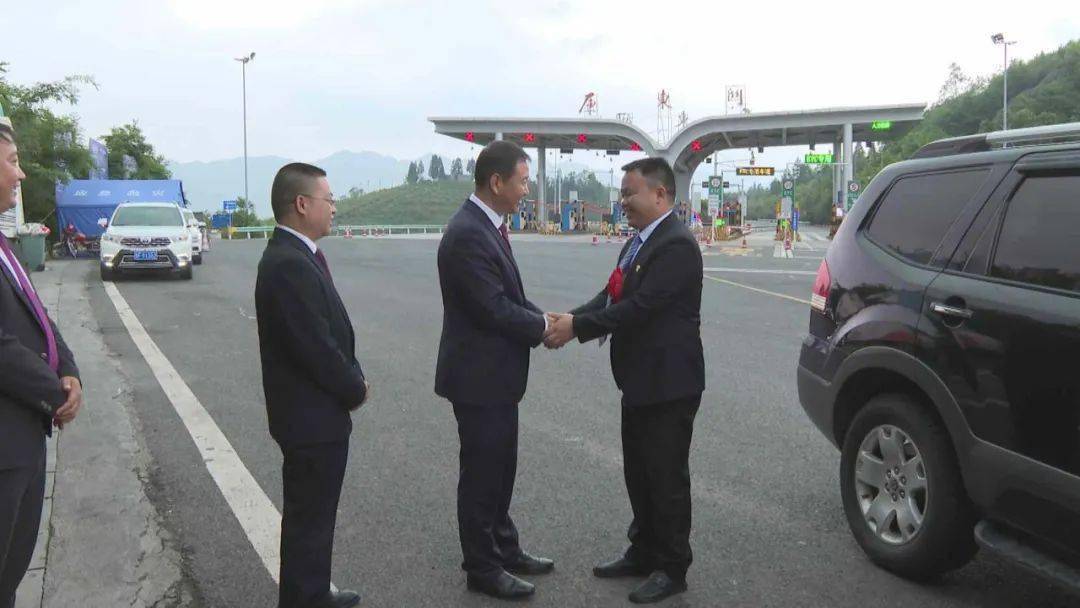 县委常委,县委组织部部长张忠奎,厍东关乡党委负责人等参加.