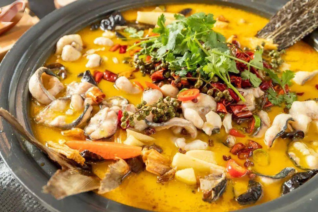 特色鸭嘴鱼锅 辣炒目鱼嘴 椒麻肝尖.④荤②素,人均25 吃到撑!