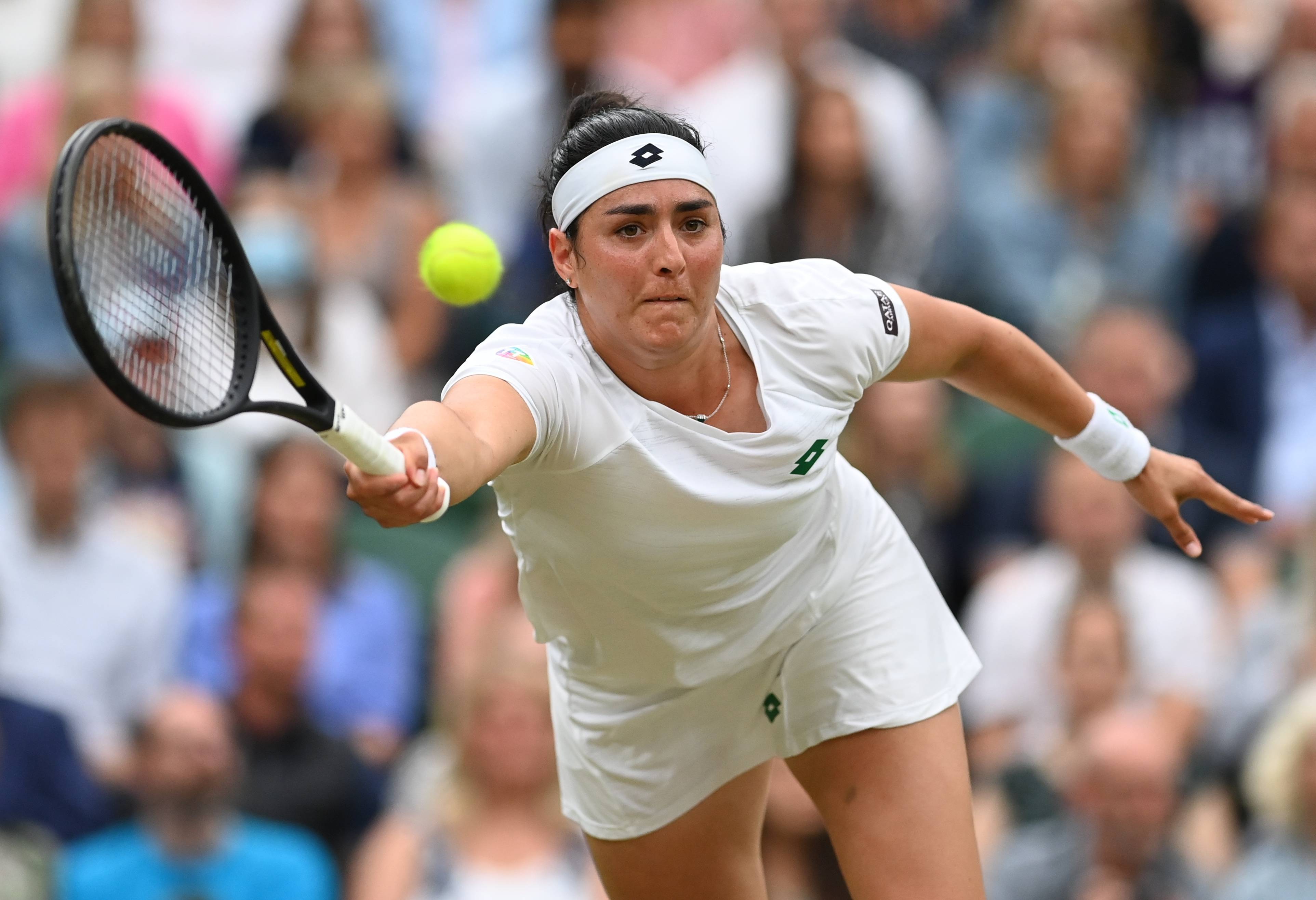 网球——温网:萨巴伦卡晋级半决赛