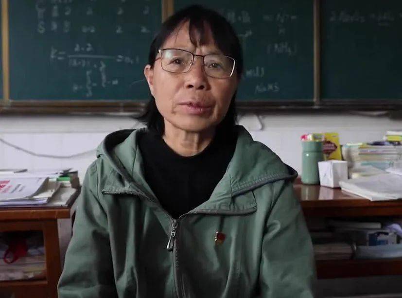 背后成全她的人曝光:这个细节惹无数人落泪_华坪县