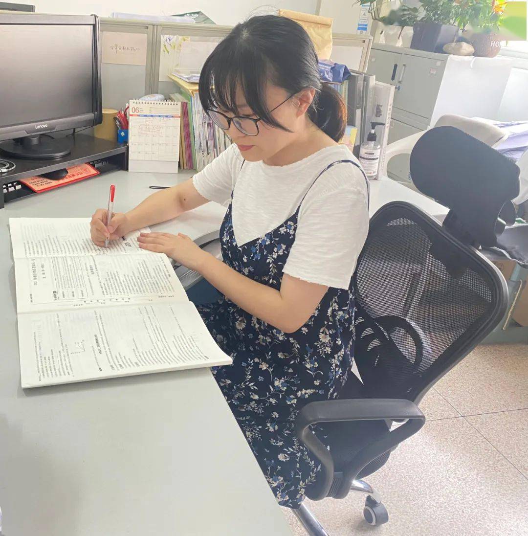 赵蓉蓉,浙江省平阳中学生物教师,一级教师,中共党员.
