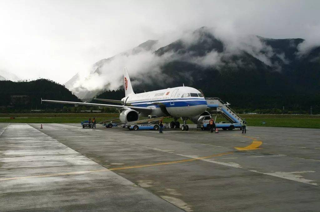 76尼泊尔卢卡拉机场