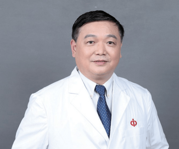 高安人物彭宝岗教授精益求精的肝胆外科工程师