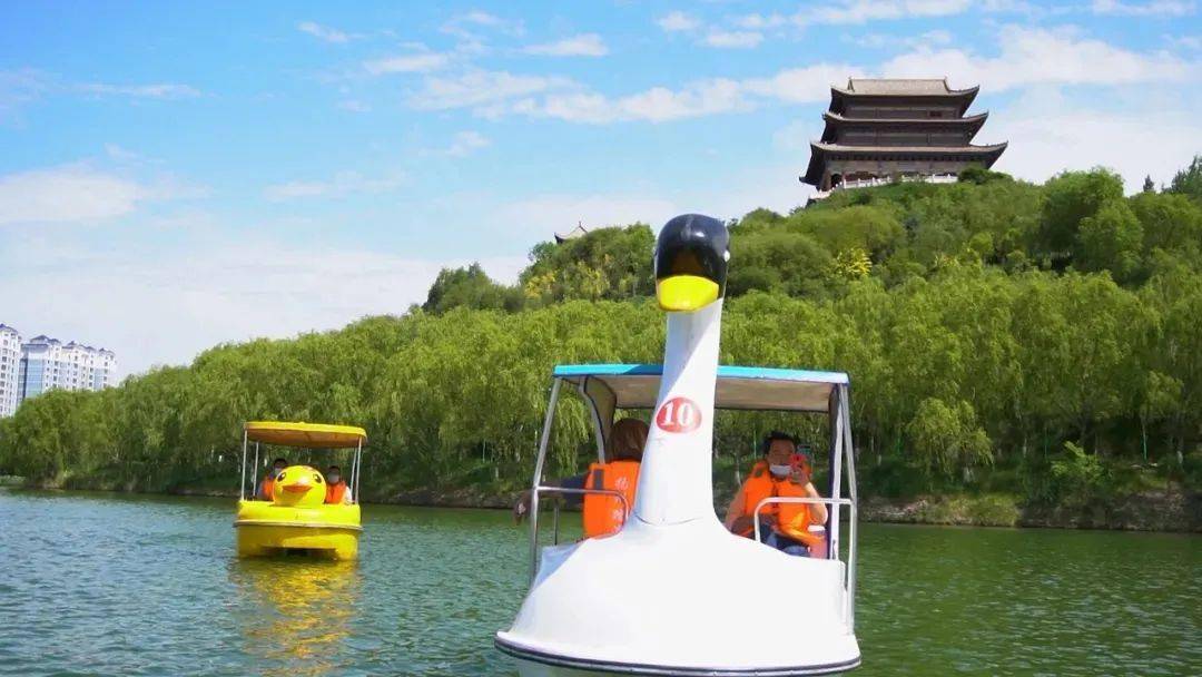 孩子来流沙河景区五湖阁畔亲子乐园水上乐园无疑是大热天的好去处夏季
