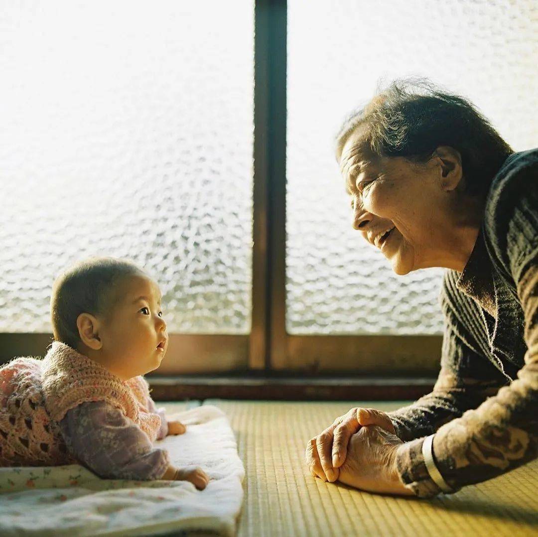 拍奶奶的摄影师 194446a2273348f0a816703705e78e0c.jpeg