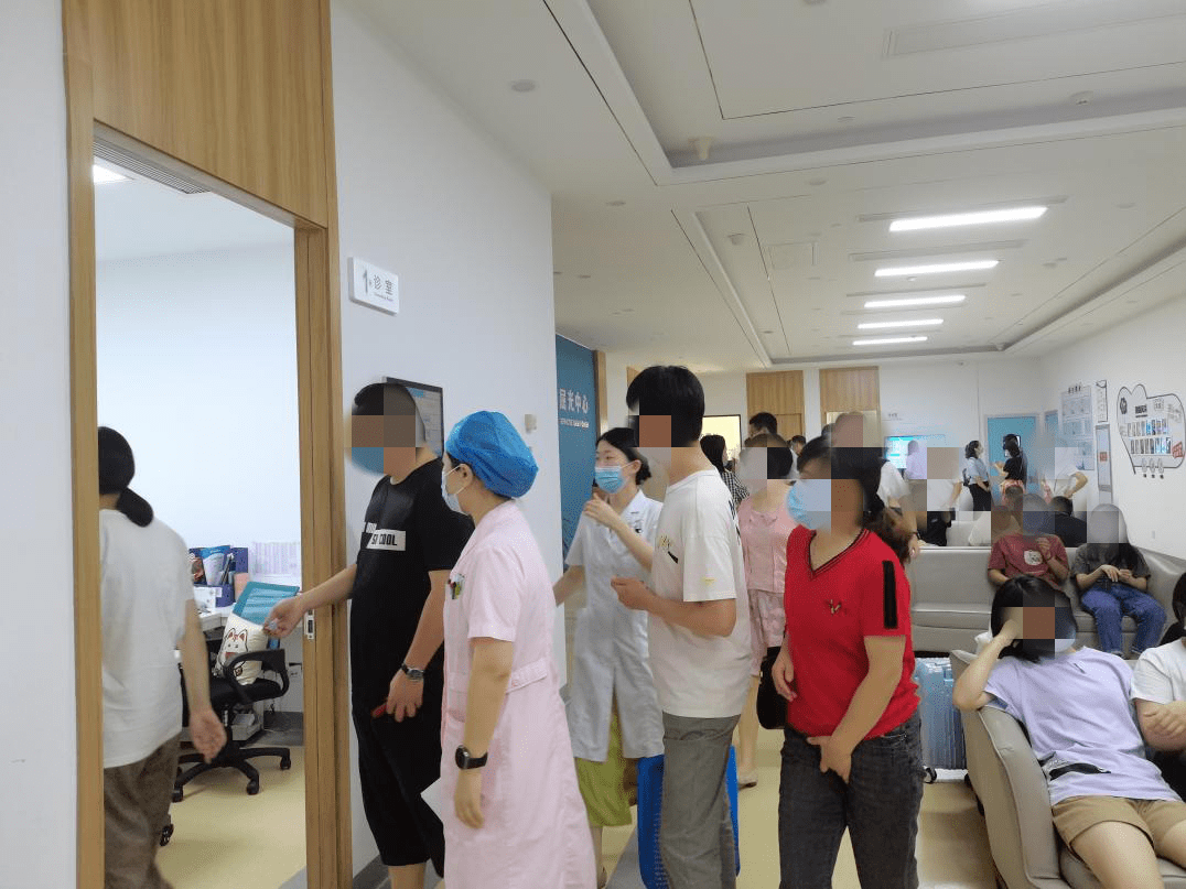 厦门眼科中心|特别提醒！@准大学生们，这个暑假，有件事可以做→→