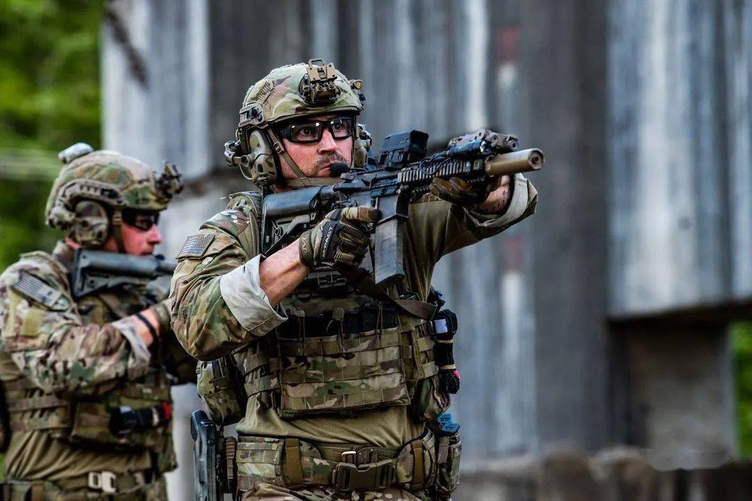 opscore酷图让战术男骚上加骚头部造型很重要