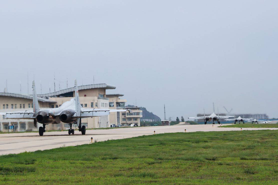 海南陵水空军基地图片