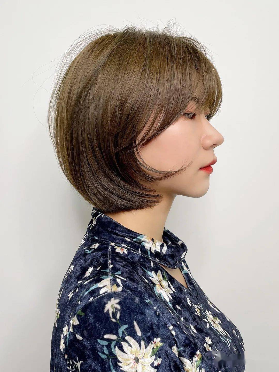 女生短发发型推荐2021 6e87599a33564965b7ac5850fe913ffa.jpeg