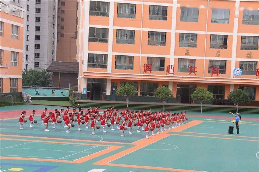 省委宣传部文明办兰州文理学院乡村少年宫项目摄制组走进徽县城关小学