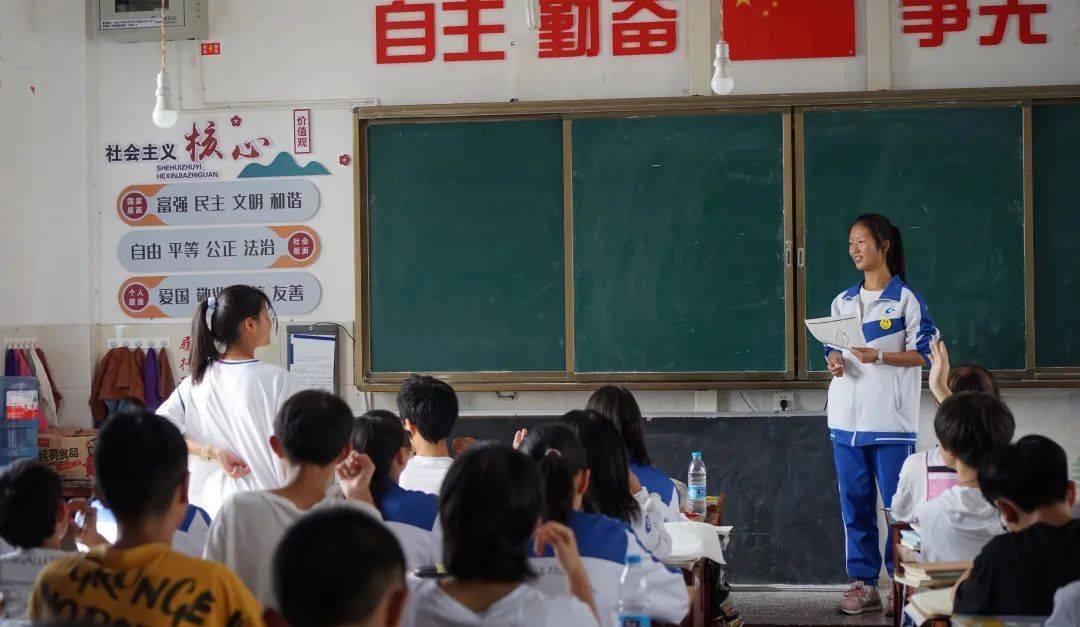 她又是各项体育竞技的佼佼者……她就是江川区江城镇江城中学七年级