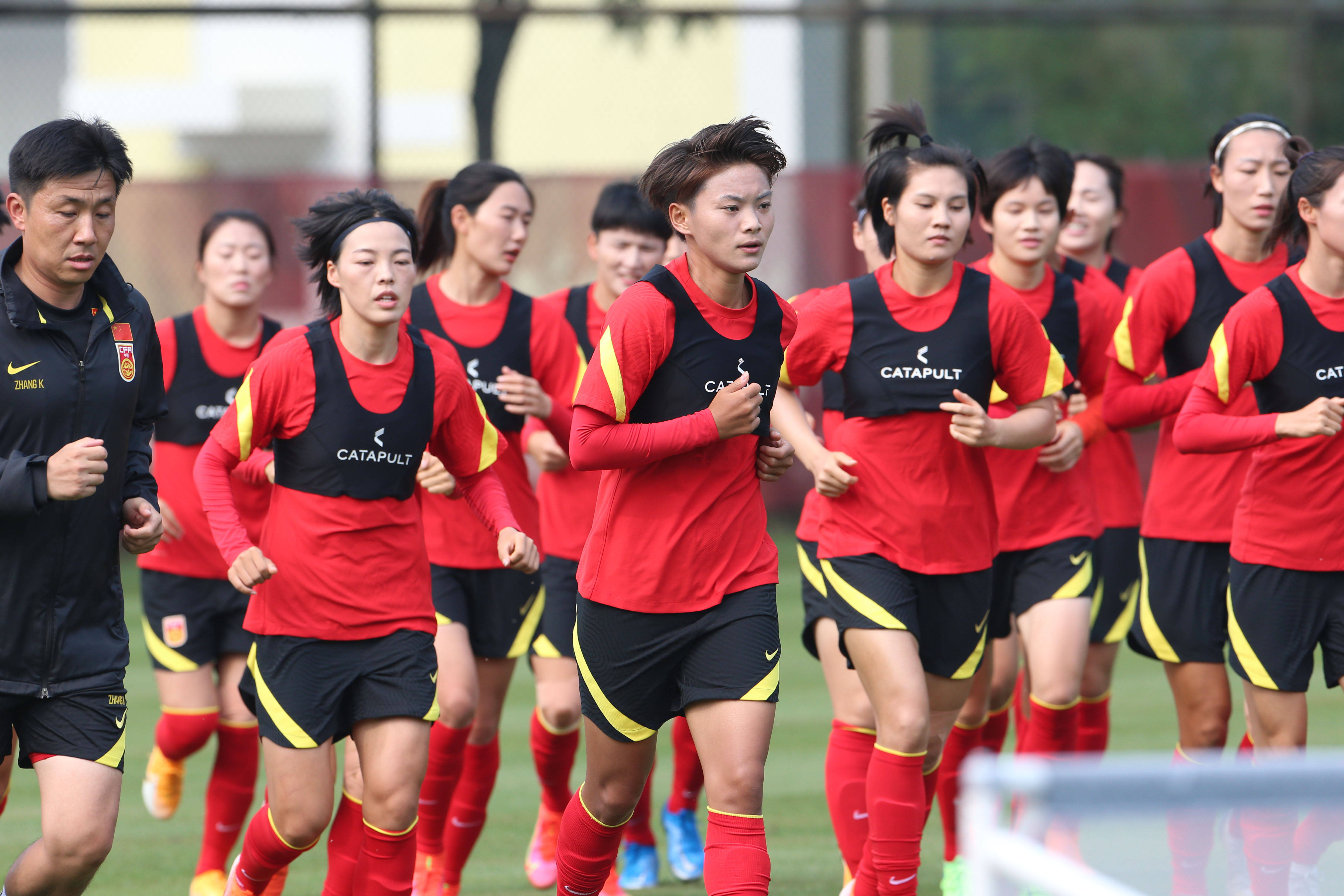 足球中国女足宣布东京奥运会参赛名单并进行训练