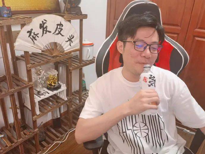 肌肉金轮之后是拉丁金轮马老师的脸被玩坏了万物皆可马老师