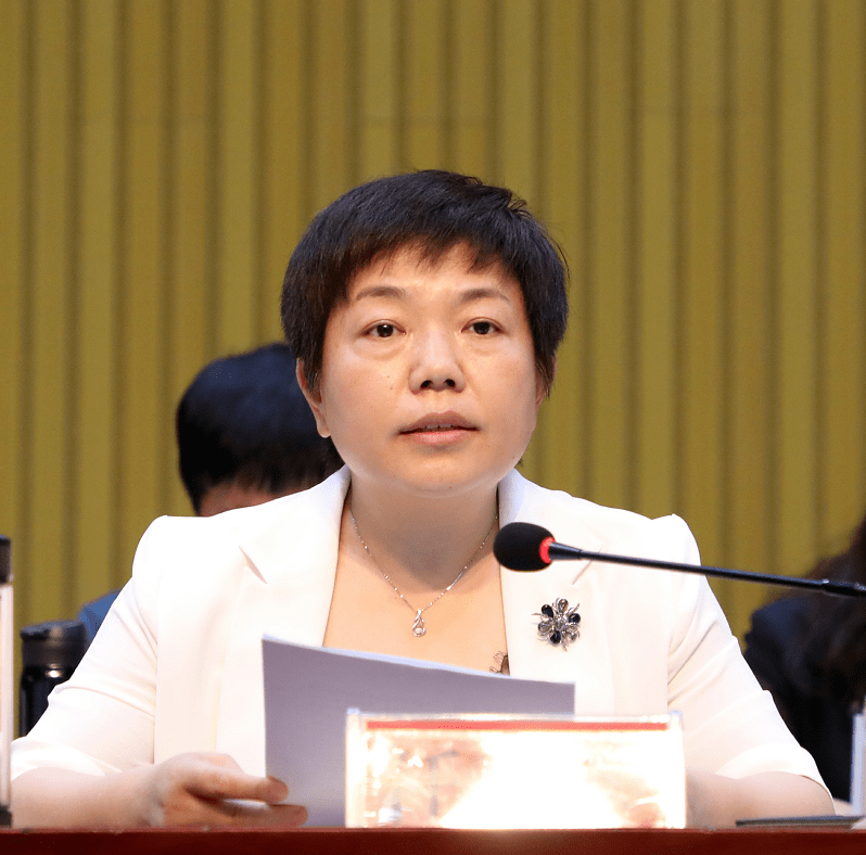 任秋彦在全县产业链精准招商动员大会上强调一心一意谋