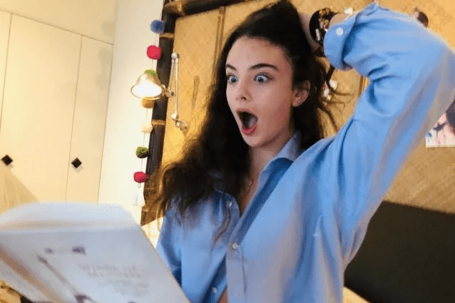 气质|全世界都在等的那个她，长大了！