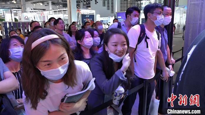 格斗|格斗机器人亮相世界人工智能展 最小6岁选手参赛引爆全场