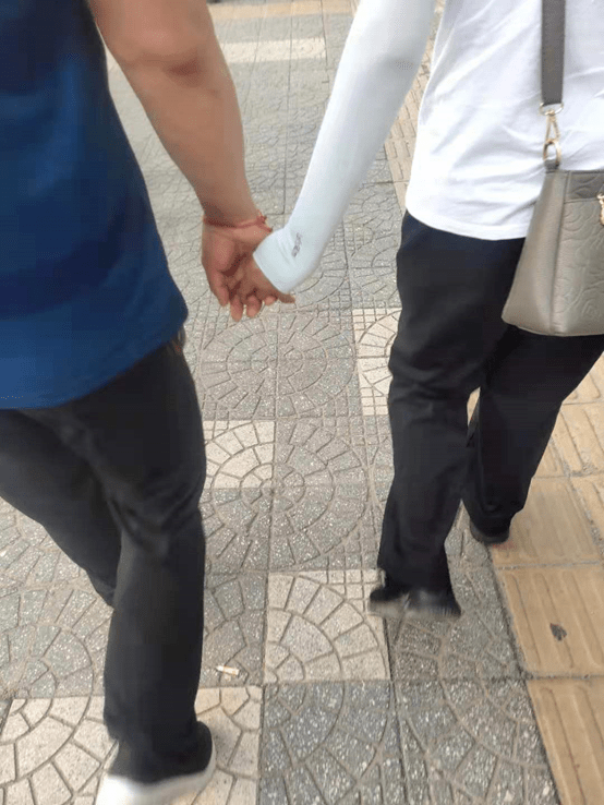 瞳孔在地铁上总是遇到同一个男生这是老天爷给的爱情吗