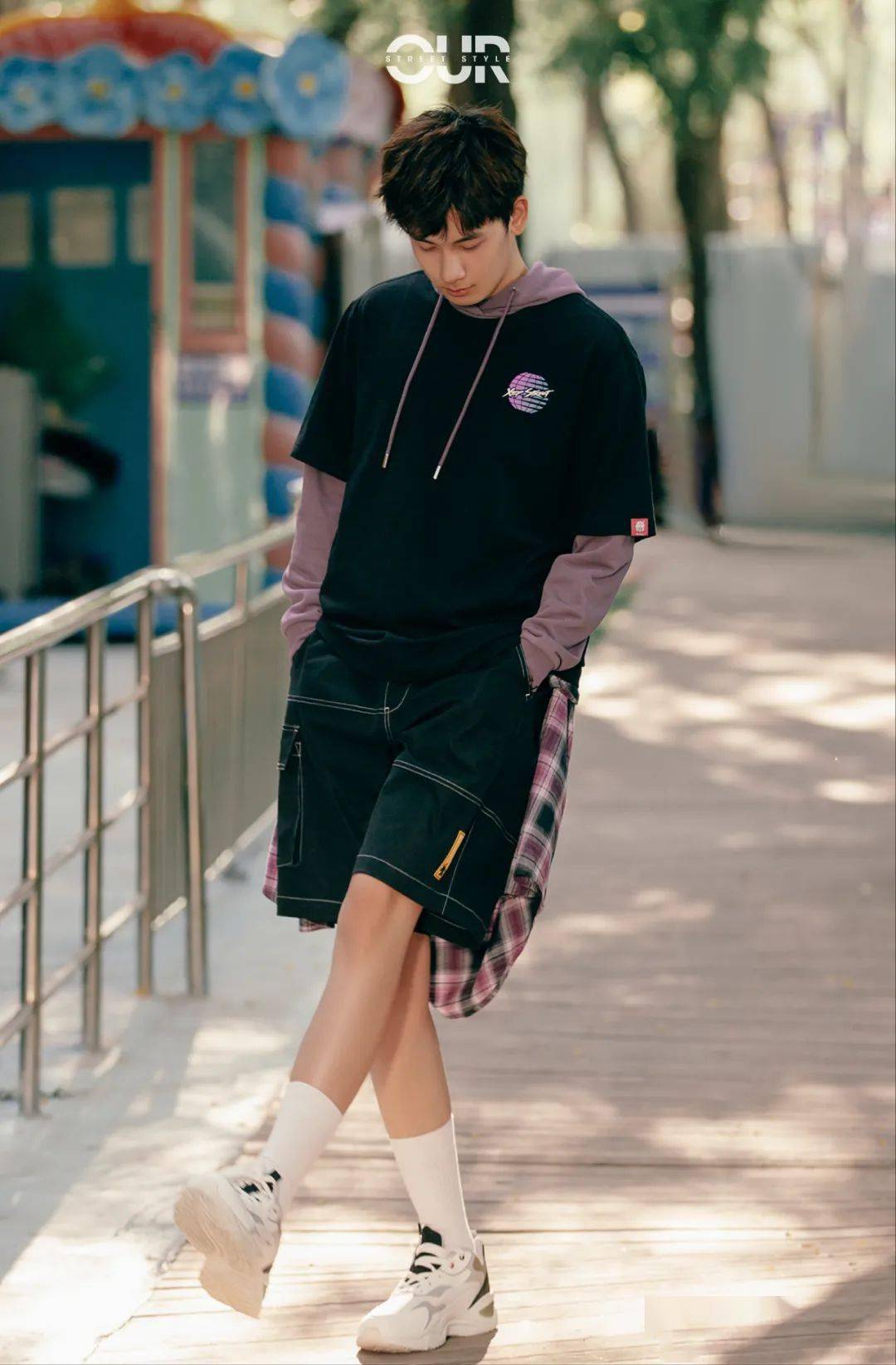 原创余男李若彤梁森看他们演绎仲夏里的斑斓色彩