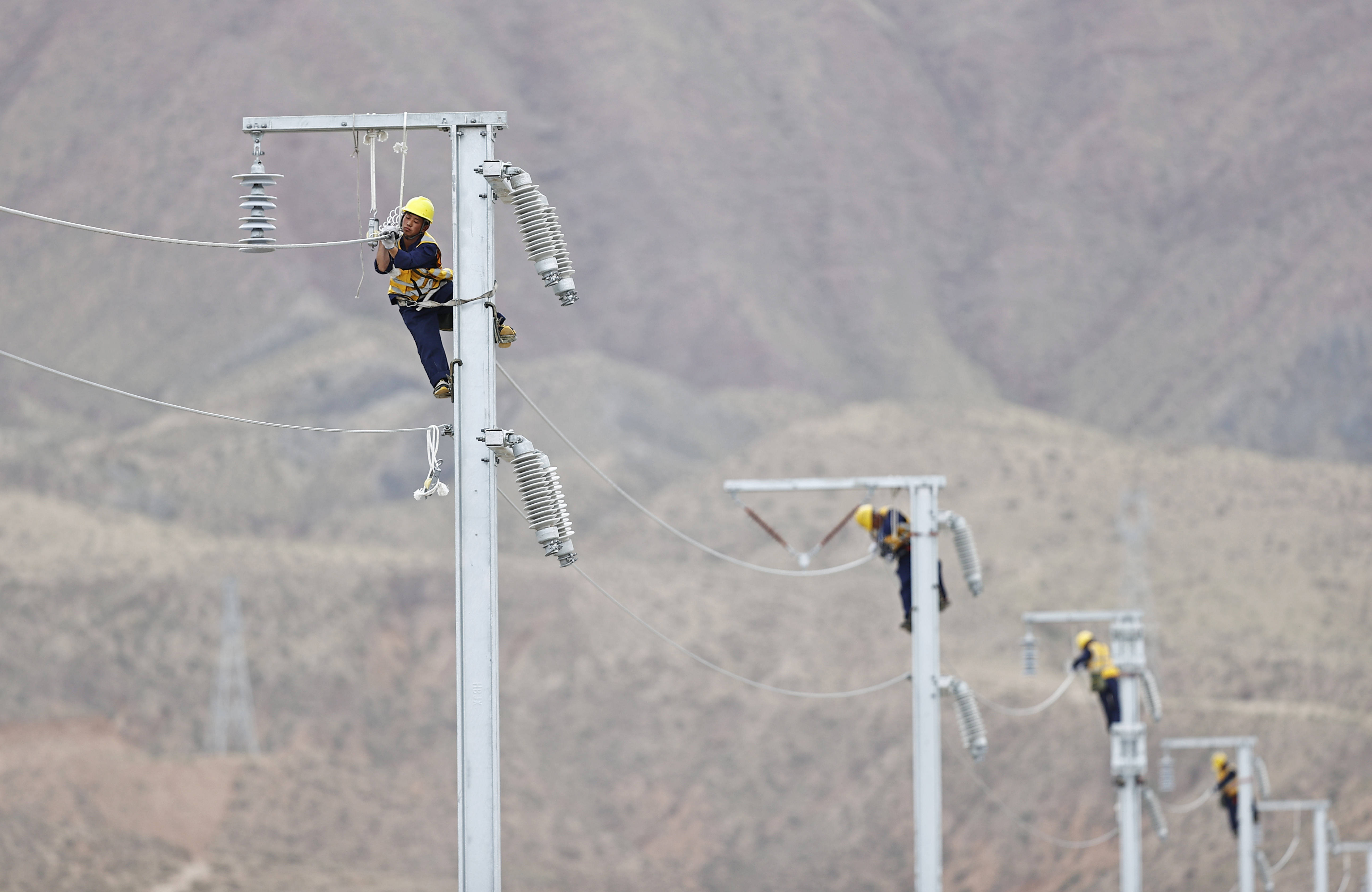 中兰客专接触网施工全面展开