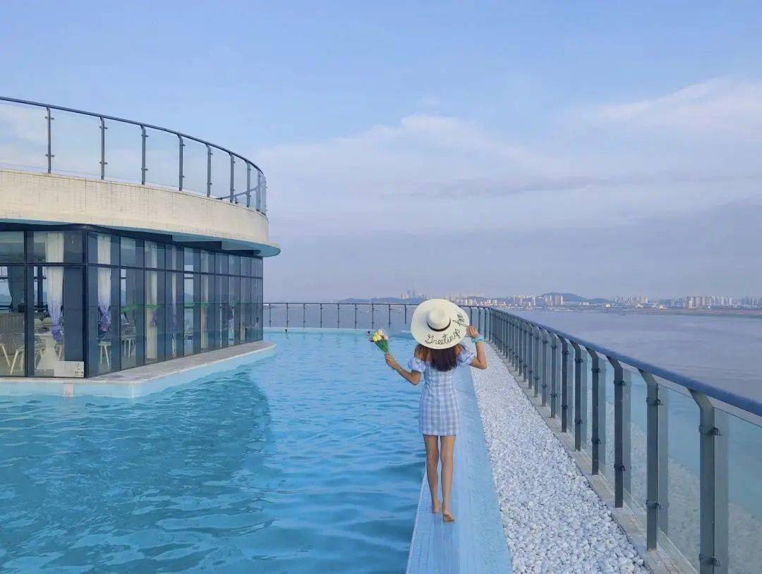 299元住复式海景两房一厅畅游网红天际泳池或水上乐园
