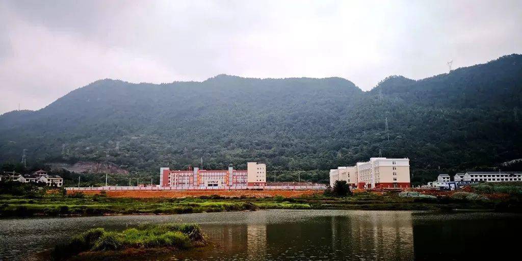 秀山凤起初级中学初2024级新生报名指南