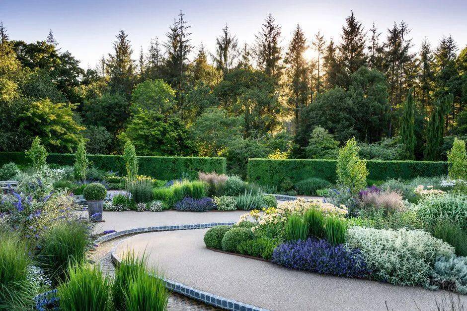 玩转设计元素,螺旋式景观安排上!_花园里