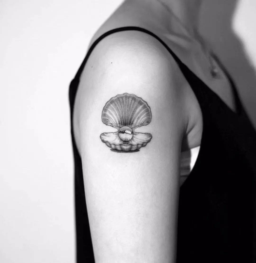 璀璨夺目的珍珠纹身