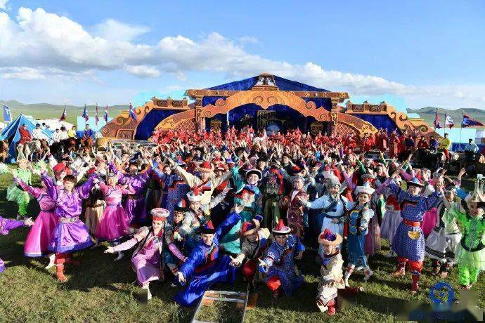 【今日头条】全国那达慕庆典开幕式已经拉开帷幕(组图)_蒙古丽