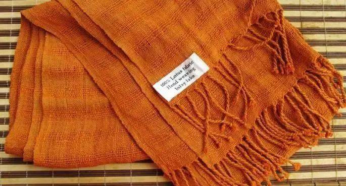 惊奇藕丝竟可以织布还是世界上最昂贵的织物之一