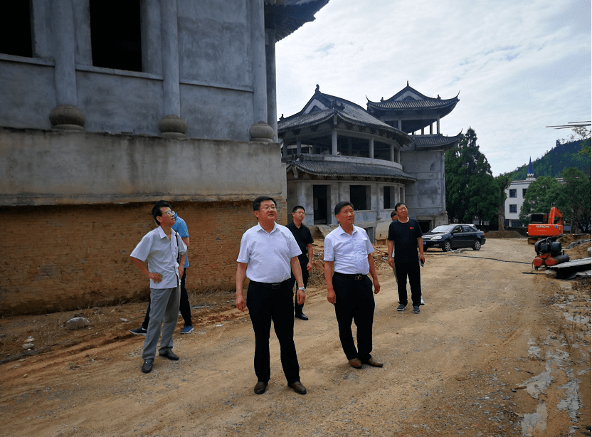 涂高生到天柱山镇督查文旅招商项目建设工作