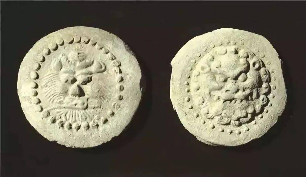 莲花纹成为魏晋隋唐时期到宋代瓦当的主要表现题材,而文字瓦当几乎