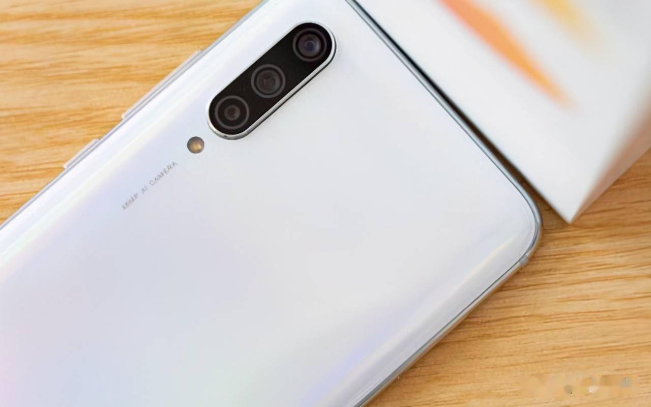 小米cc11:骁龙870 90hz 64mp,价格感人