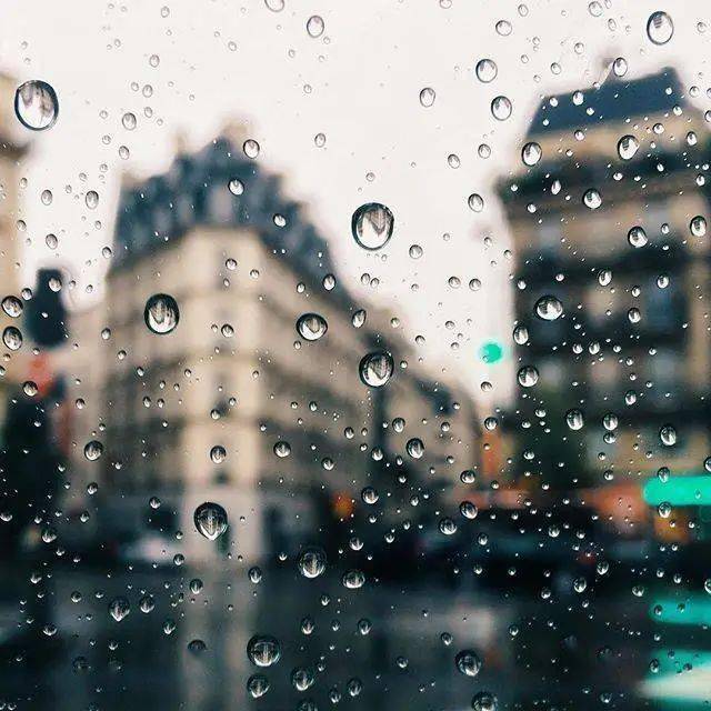 梦见下雨天，梦见下雨天淋雨