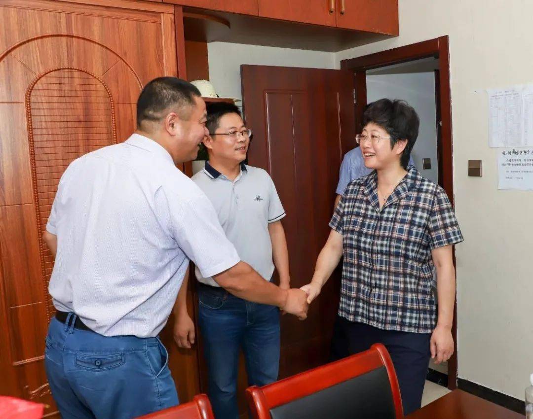 蔡艳在调研金华铁路文化公园建设酒园村征迁时强调不断夯实高质量发展