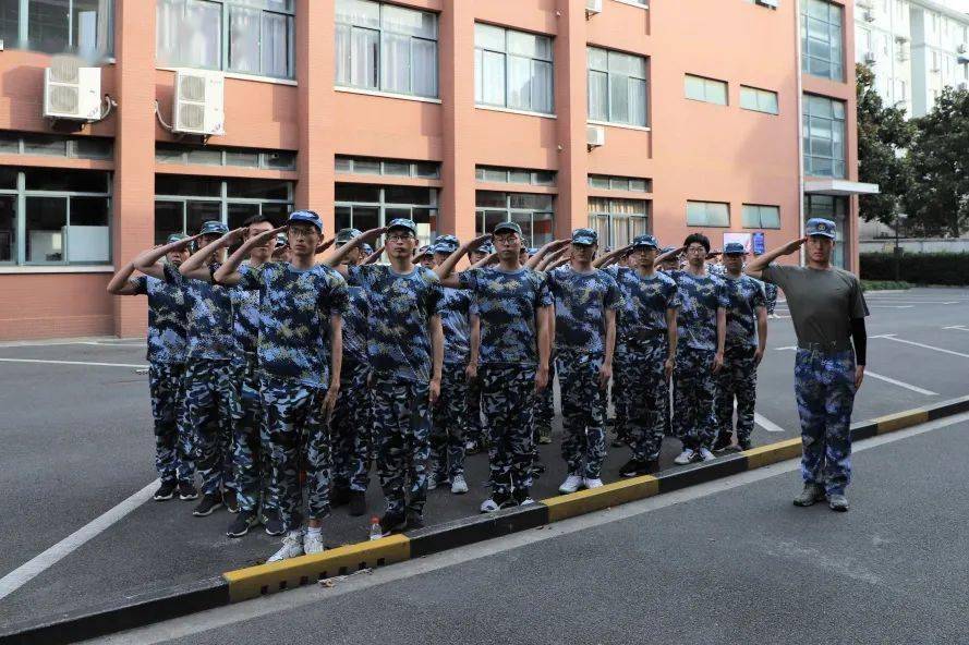 軍旅之聲叄稍息立正快來看看這是不是你的軍訓日常