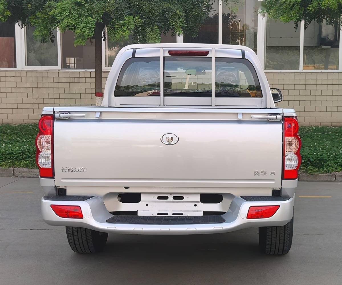 18米长货箱20t柴油机长城风骏5平底货箱车型将于下半年推出