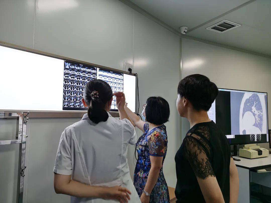 发布安锐教授兰晓莉教授来访山西白求恩医院核医学科