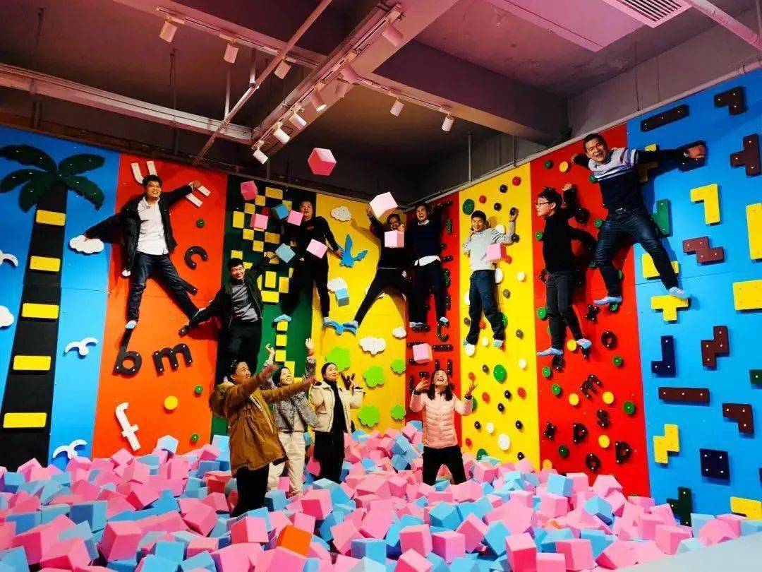 光谷乐蹦蹦床馆仅499元抢购门市价236元蹦床馆双人套餐武汉数一数二的