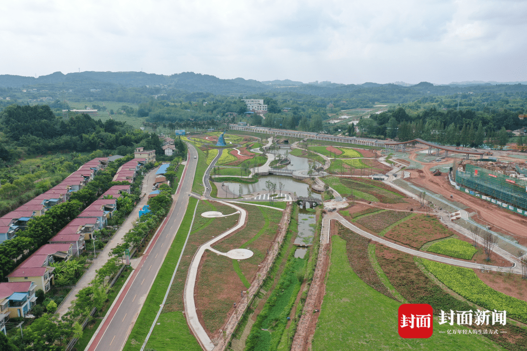 孔雀寺村位于乐至县城东南8公里左右,国道319线虽穿境而过,但几年前