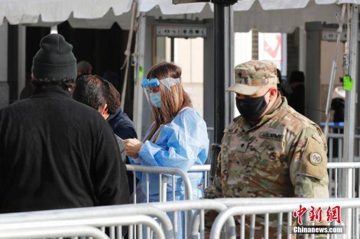 国际|中新网评：美国突然成了抗疫“优等生”，能让国际社会信服吗？