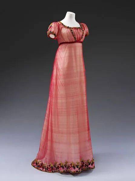 欧洲|200多年了,简·奥斯汀最爱的美裙依旧经典!胸以下全是腿靠它了