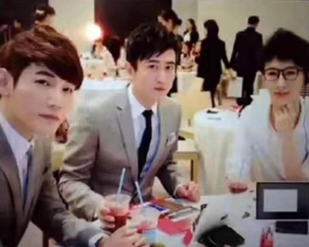 手指|开箱 | 今天就让你们知道三十多度的手指能开出多高分的箱