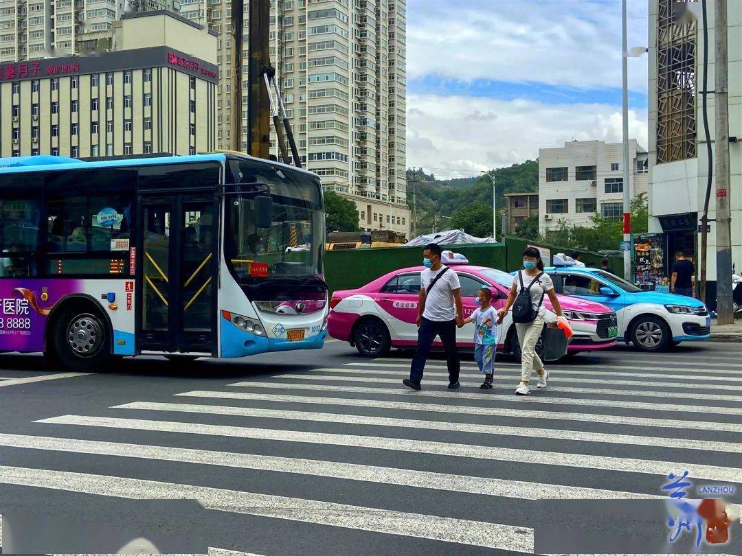 兰州拍了拍你 文明出行等你加入