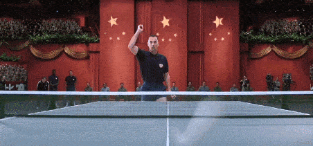 "阿甘虽然天分不如人,但他内心纯粹,无论身份如何变幻,无论境遇如何