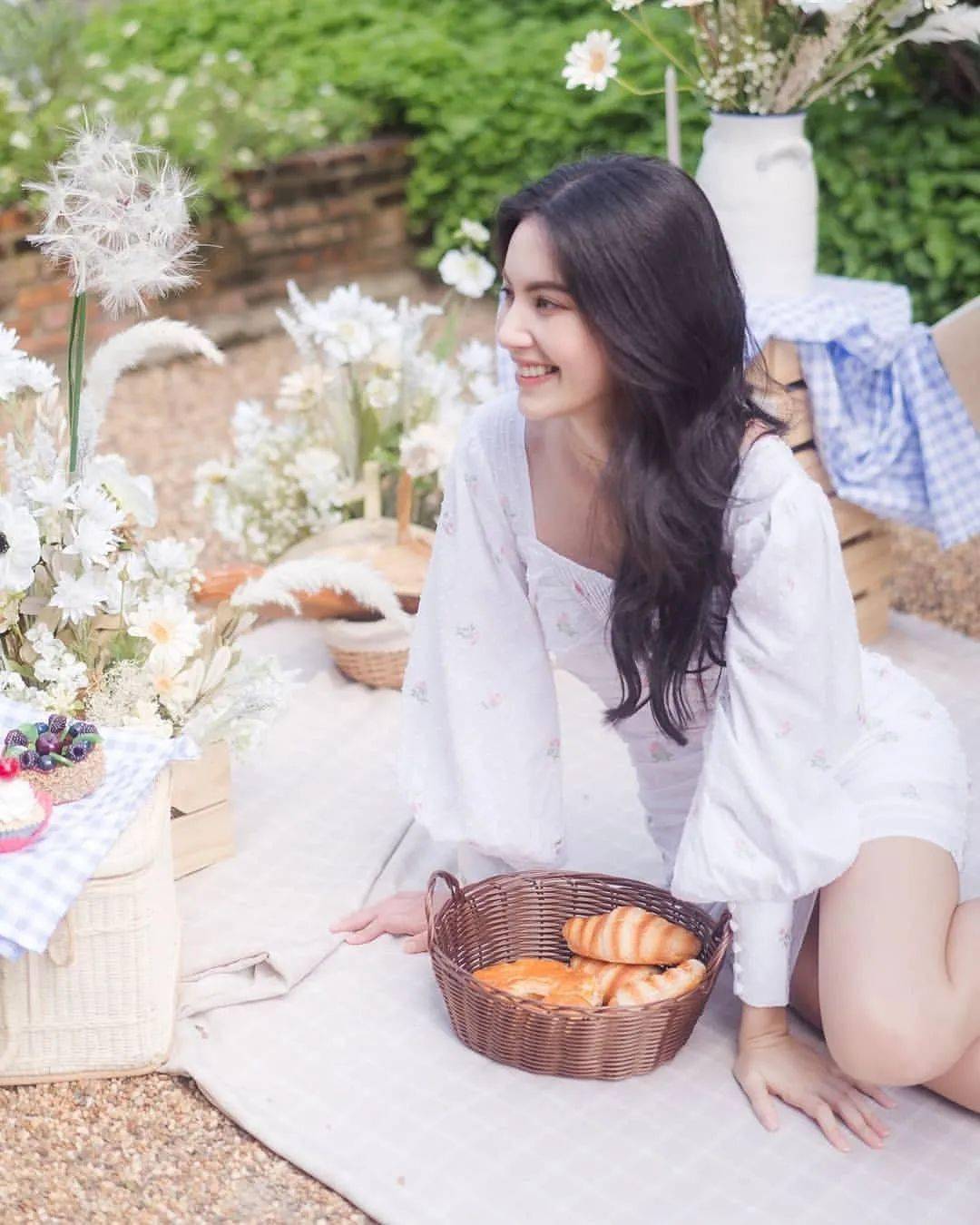 上衣|泰式美人Mai的夏日穿搭，你确定不想学？