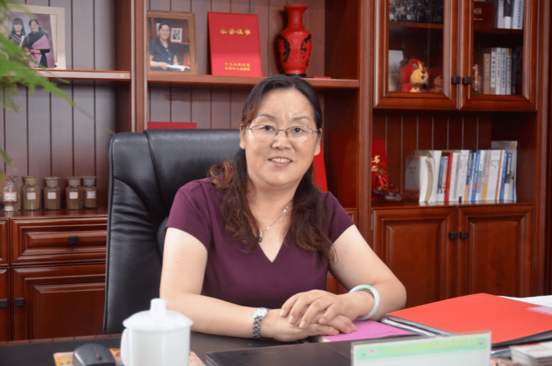 薛华上榜福布斯中国最佳ceo!股价半年暴涨24.8%!